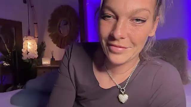 Snapshot of cyberchickie_maria chatting on 02/27/25, 09:14 cyberchickie maria online show from 02/27/25, 09:14