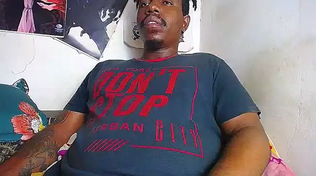 Snapshot of BlackRunning chatting on 03/13/25, 03:06 BlackRunning online show from 03/13/25, 03:06