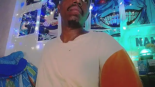 Snapshot of BlackRunning chatting on 10/19/25, 02:45 BlackRunning online show from 10/19/25, 02:45