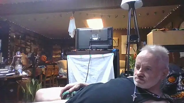 Makowboy online show from 10/18/25, 11:38