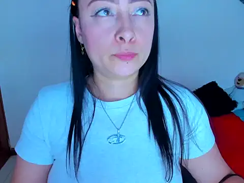 Snapshot of julybravo chatting on 01/14/25, 10:12 julybravo online show from 01/14/25, 10:12