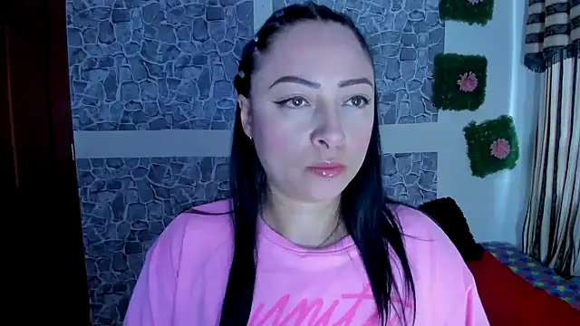 Snapshot of julybravo chatting on 02/12/25, 10:15 julybravo online show from 02/12/25, 10:15