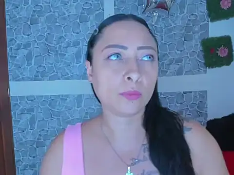 Snapshot of julybravo chatting on 09/12/25, 10:10 julybravo online show from 09/12/25, 10:10