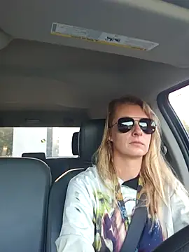 Snapshot of AsiaGoesPro chatting on 10/26/25, 12:00 AsiaGoesPro online show from 10/26/25, 12:00