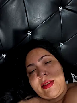 NIKOLE1301 online show from 12/17/25, 09:21