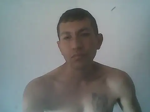 Snapshot of seroe_420 chatting on 11/02/25, 08:33 seroe 420 online show from 11/02/25, 08:33