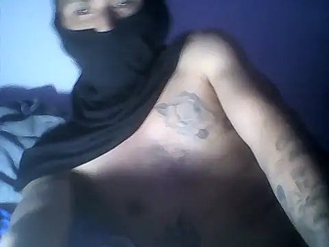 Snapshot of seroe_420 chatting on 11/10/25, 04:39 seroe 420 online show from 11/10/25, 04:39