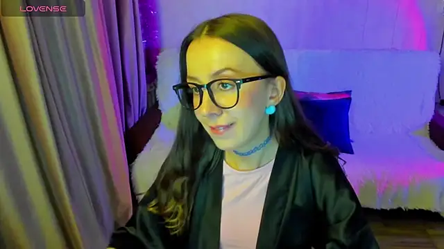 CurlySteph online show from 12/17/25, 05:52