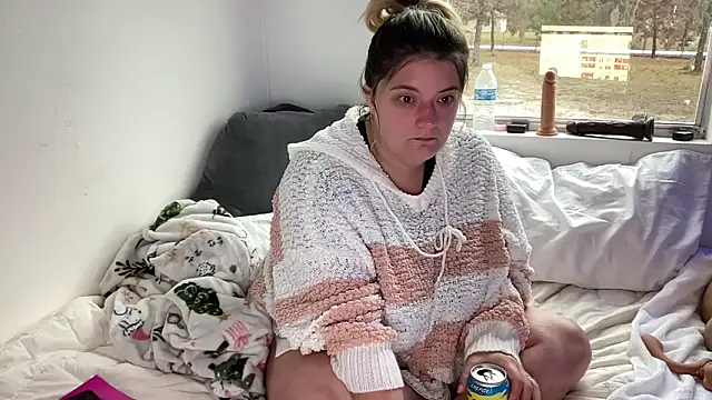 Snapshot of magicsparkles chatting on 12/18/24, 02:17 magicsparkles online show from 12/18/24, 02:17