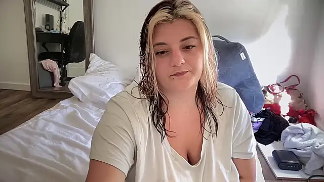 Snapshot of magicsparkles chatting on 01/28/25, 04:30 magicsparkles online show from 01/28/25, 04:30