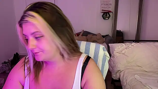 Snapshot of magicsparkles chatting on 03/14/25, 12:10 magicsparkles online show from 03/14/25, 12:10