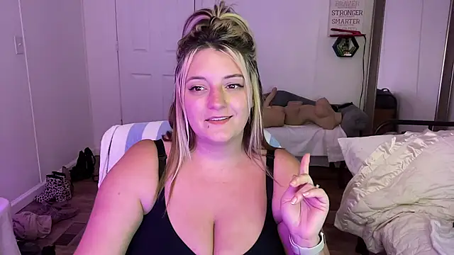 Snapshot of magicsparkles chatting on 03/14/25, 03:15 magicsparkles online show from 03/14/25, 03:15