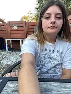 Snapshot of magicsparkles chatting on 11/04/25, 10:09 magicsparkles online show from 11/04/25, 10:09