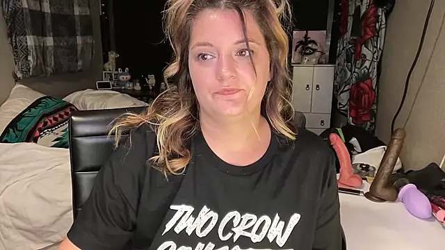 Snapshot of magicsparkles chatting on 12/19/25, 12:06 magicsparkles online show from 12/19/25, 12:06