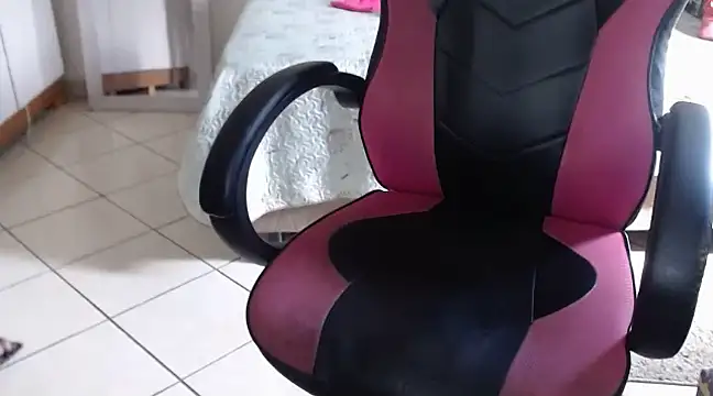 Snapshot of bustycarly chatting on 02/23/25, 05:50 bustycarly online show from 02/23/25, 05:50