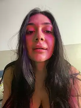 LaanaCooper online show from 02/05/25, 12:17