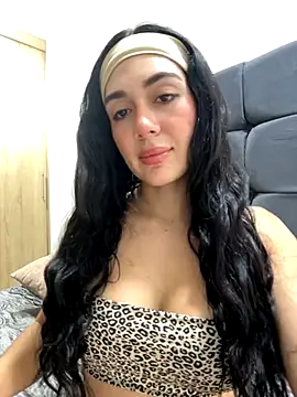 LaanaCooper online show from 09/16/25, 08:54