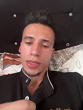 Snapshot of 12jun chatting on 04/04/26, 09:12 12jun online show from 04/04/26, 09:12