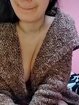 Snapshot of Amaya07 chatting on 12/04/25, 03:05 Amaya07 online show from 12/04/25, 03:05