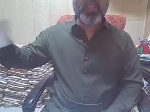 Snapshot of hairymaster95 chatting on 10/24/25, 03:36 hairymaster95 online show from 10/24/25, 03:36