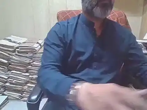 Snapshot of hairymaster95 chatting on 10/28/25, 03:54 hairymaster95 online show from 10/28/25, 03:54