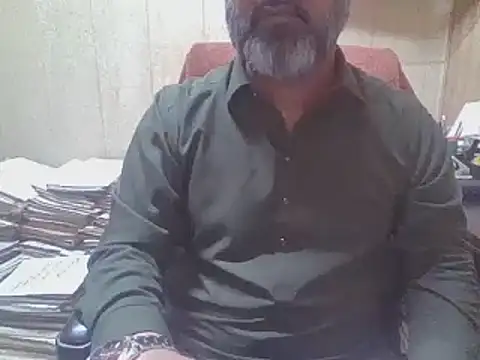 Snapshot of hairymaster95 chatting on 11/08/25, 05:51 hairymaster95 online show from 11/08/25, 05:51