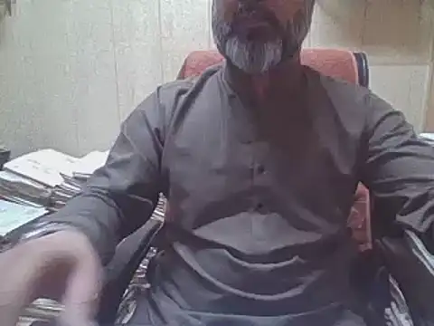 Snapshot of hairymaster95 chatting on 11/13/25, 04:44 hairymaster95 online show from 11/13/25, 04:44