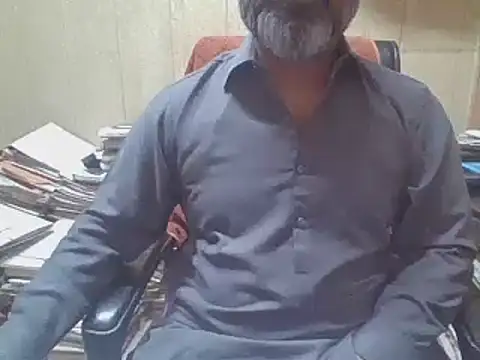 Snapshot of hairymaster95 chatting on 11/18/25, 04:17 hairymaster95 online show from 11/18/25, 04:17