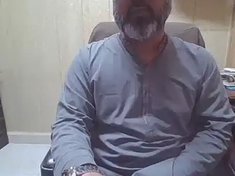 Snapshot of hairymaster95 chatting on 11/27/25, 04:58 hairymaster95 online show from 11/27/25, 04:58