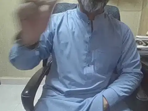 Snapshot of hairymaster95 chatting on 12/15/25, 04:17 hairymaster95 online show from 12/15/25, 04:17