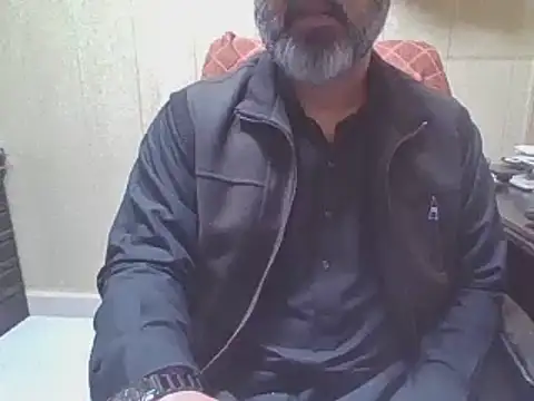 Snapshot of hairymaster95 chatting on 01/06/26, 04:27 hairymaster95 online show from 01/06/26, 04:27