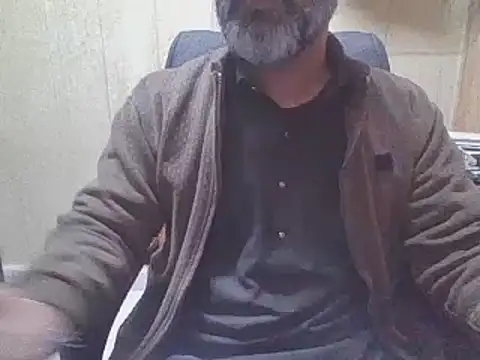 Snapshot of hairymaster95 chatting on 01/13/26, 04:18 hairymaster95 online show from 01/13/26, 04:18