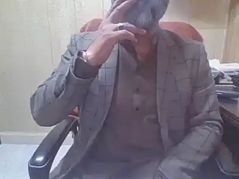 Snapshot of hairymaster95 chatting on 02/13/26, 04:52 hairymaster95 online show from 02/13/26, 04:52