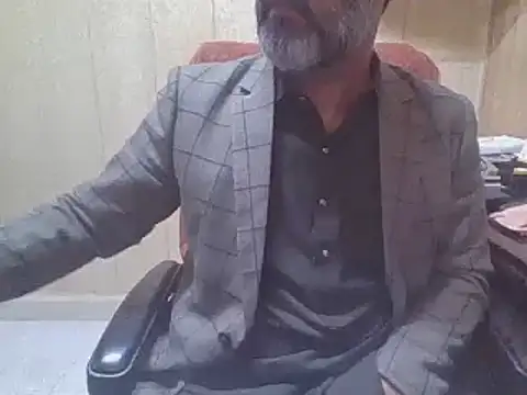 Snapshot of hairymaster95 chatting on 02/17/26, 04:09 hairymaster95 online show from 02/17/26, 04:09