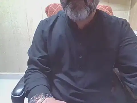 Snapshot of hairymaster95 chatting on 02/24/26, 07:06 hairymaster95 online show from 02/24/26, 07:06