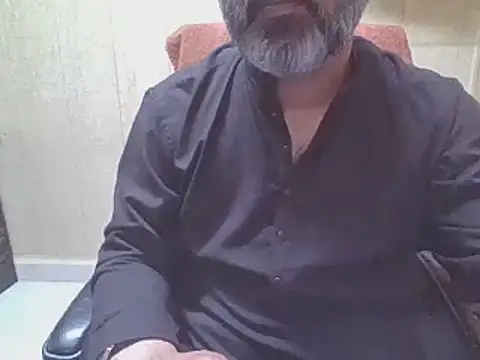 Snapshot of hairymaster95 chatting on 03/07/26, 08:11 hairymaster95 online show from 03/07/26, 08:11