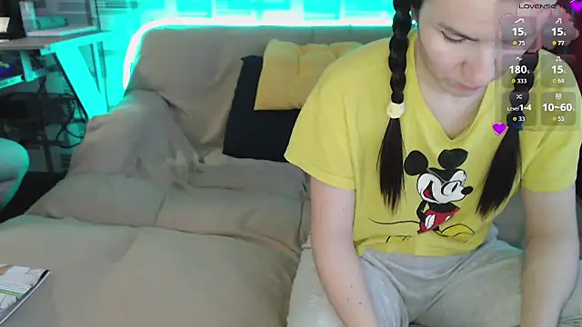 Snapshot of CamBugsBunny chatting on 02/28/26, 01:01 CamBugsBunny online show from 02/28/26, 01:01