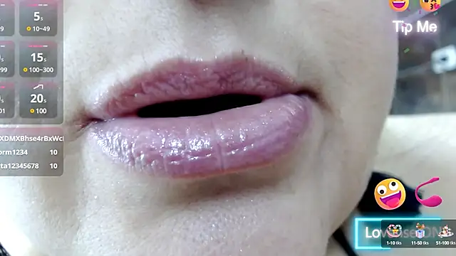 Snapshot of Kerly_Doll chatting on 01/21/25, 10:08 Kerly Doll online show from 01/21/25, 10:08