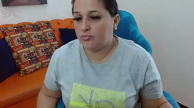 Snapshot of Kerly_Doll chatting on 02/13/25, 06:16 Kerly Doll online show from 02/13/25, 06:16