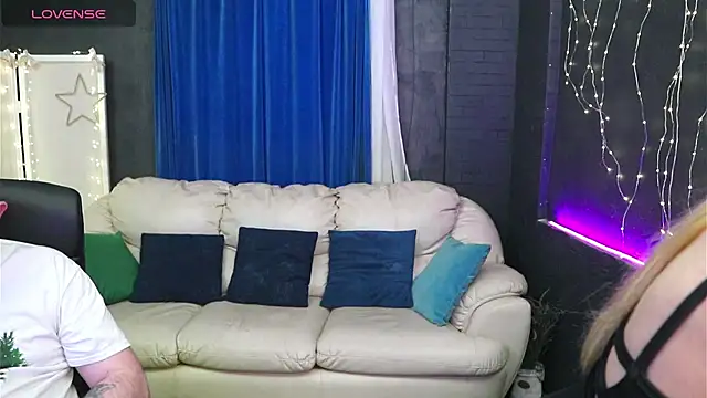 Snapshot of AlisaAleksandr chatting on 03/13/25, 07:50 AlisaAleksandr online show from 03/13/25, 07:50