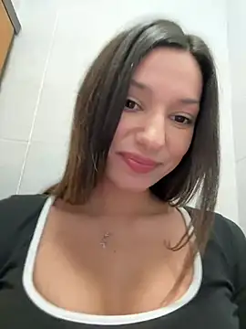 Snapshot of _MiaQueen_ chatting on 03/15/25, 12:15 MiaQueen online show from 03/15/25, 12:15