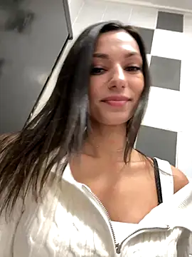 Snapshot of _MiaQueen_ chatting on 10/04/25, 07:23 MiaQueen online show from 10/04/25, 07:23