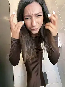  MiaQueen  online show from 12/22/25, 08:28