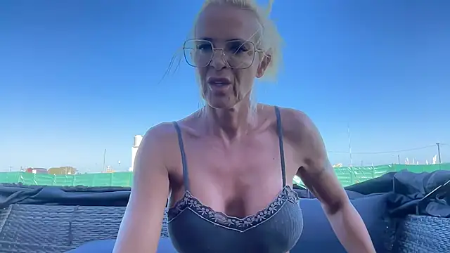 Reyna63 online show from 03/02/26, 07:32