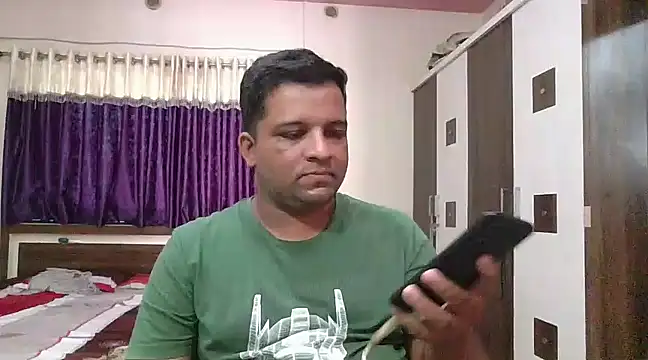 Snapshot of dhruv_love chatting on 03/12/25, 08:30 dhruv love online show from 03/12/25, 08:30