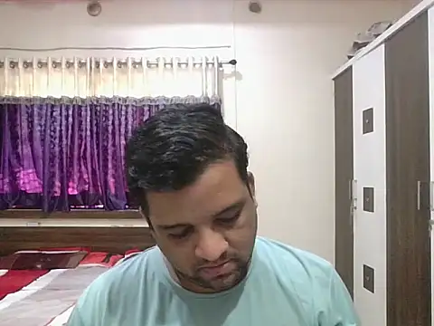 Snapshot of dhruv_love chatting on 10/08/25, 04:32 dhruv love online show from 10/08/25, 04:32