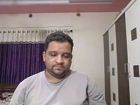 Snapshot of dhruv_love chatting on 06/05/26, 12:44 dhruv love online show from 06/05/26, 12:44