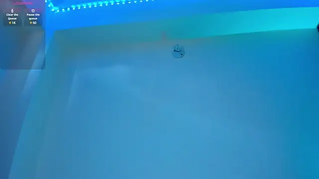 Snapshot of divinesalome chatting on 12/12/24, 03:37 divinesalome online show from 12/12/24, 03:37