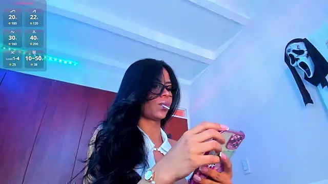 Snapshot of divinesalome chatting on 10/04/25, 07:45 divinesalome online show from 10/04/25, 07:45