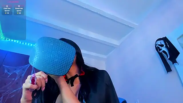 Snapshot of divinesalome chatting on 10/11/25, 07:45 divinesalome online show from 10/11/25, 07:45